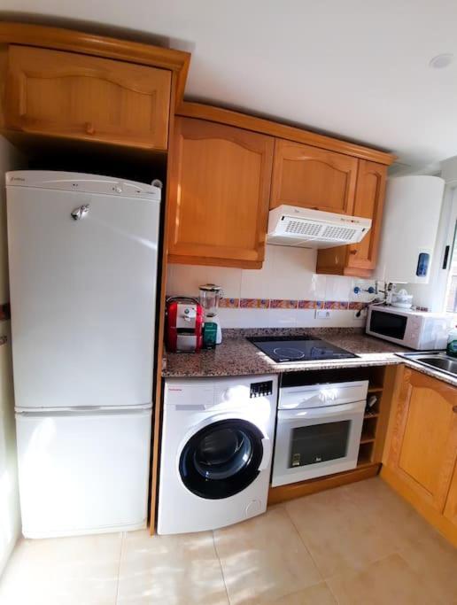 Naranja Apartament On The Beach 2 Bedrooms 奥罗佩萨德尔马 外观 照片