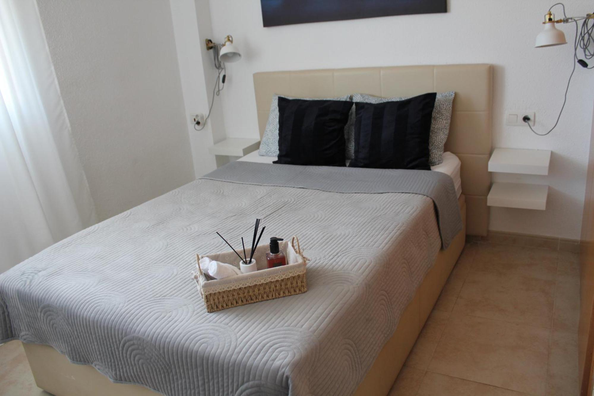 Naranja Apartament On The Beach 2 Bedrooms 奥罗佩萨德尔马 外观 照片